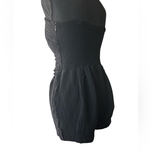 5/25$ ✨ Strapless Romper - Picture 3 of 9